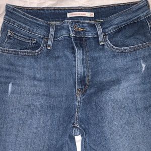 Levi Jeans 721 High Rise Skinny !! Size 29
